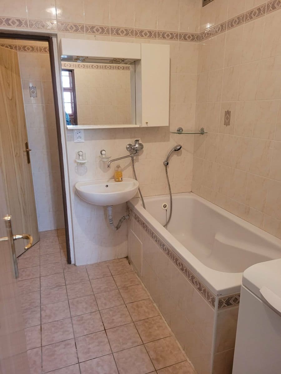 house to rent, 200 m², Jablonica, Trnavský Region house to rent, 200 m², Jablonica, Trnavský Region