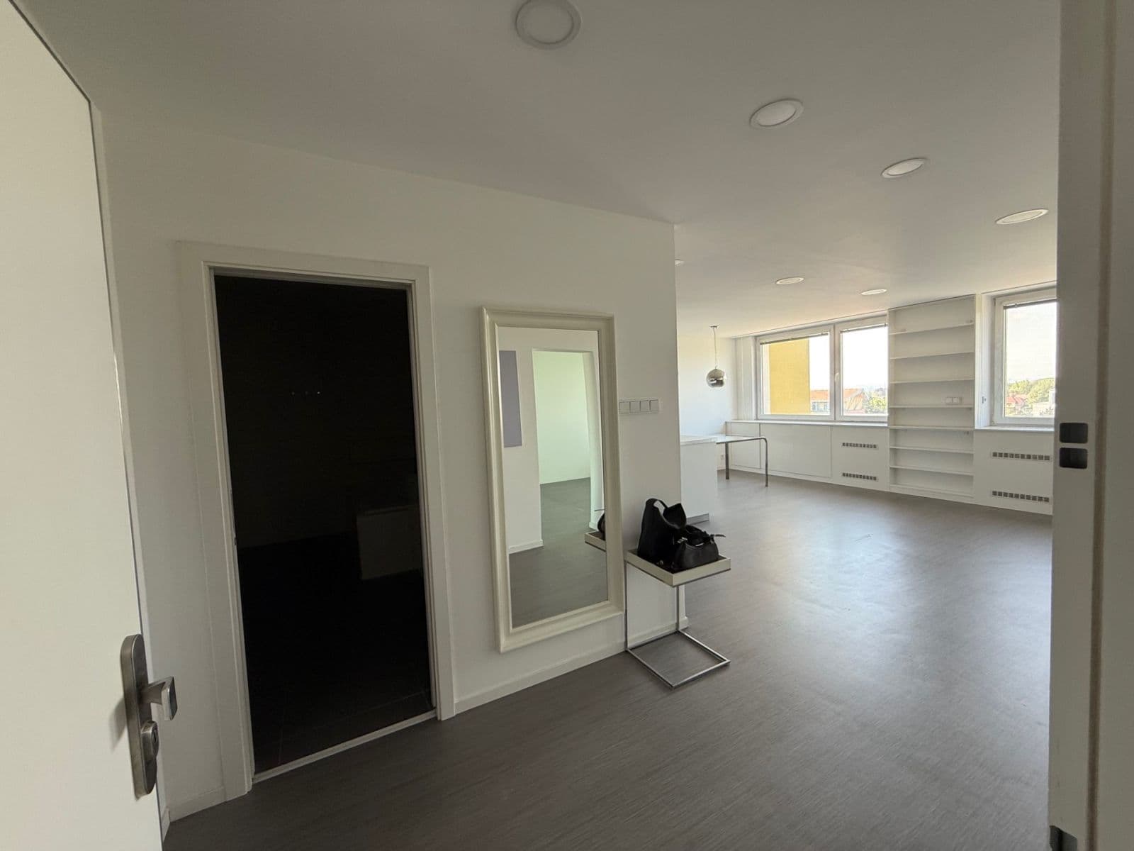 1 bedroom with open-plan kitchen flat to rent, 70 m², Chodovická, Prague, Prague 1 bedroom with open-plan kitchen flat to rent, 70 m², Chodovická, Prague, Prague