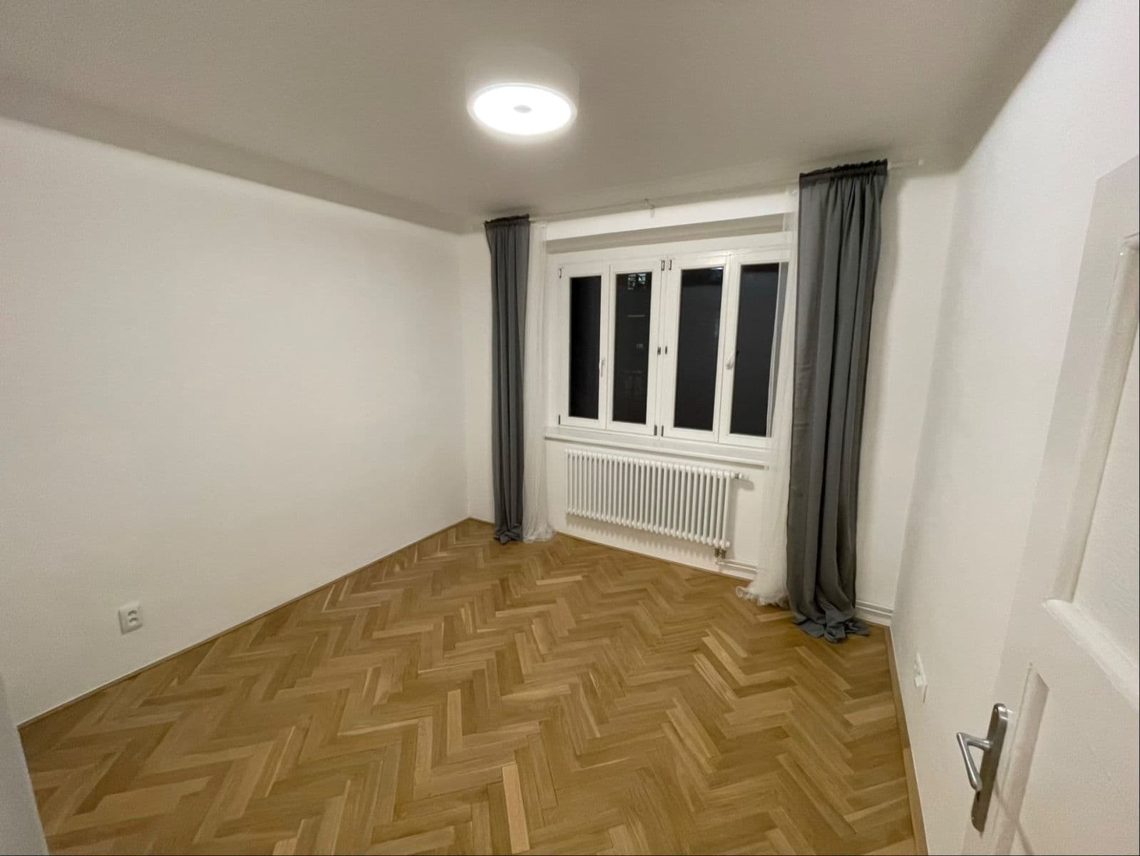 1 bedroom with open-plan kitchen flat to rent, 50 m², Biskupcova, Prague, Prague 1 bedroom with open-plan kitchen flat to rent, 50 m², Biskupcova, Prague, Prague