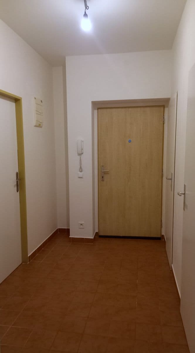 3 bedroom flat to rent, 68 m², Nad Štolami, Odolena Voda, Středočeský Region 3 bedroom flat to rent, 68 m², Nad Štolami, Odolena Voda, Středočeský Region