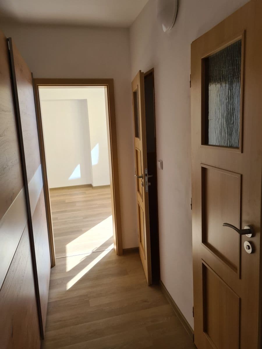 3 bedroom flat to rent, 56 m², M. Kudeříkové, Benešov, Středočeský Region 3 bedroom flat to rent, 56 m², M. Kudeříkové, Benešov, Středočeský Region