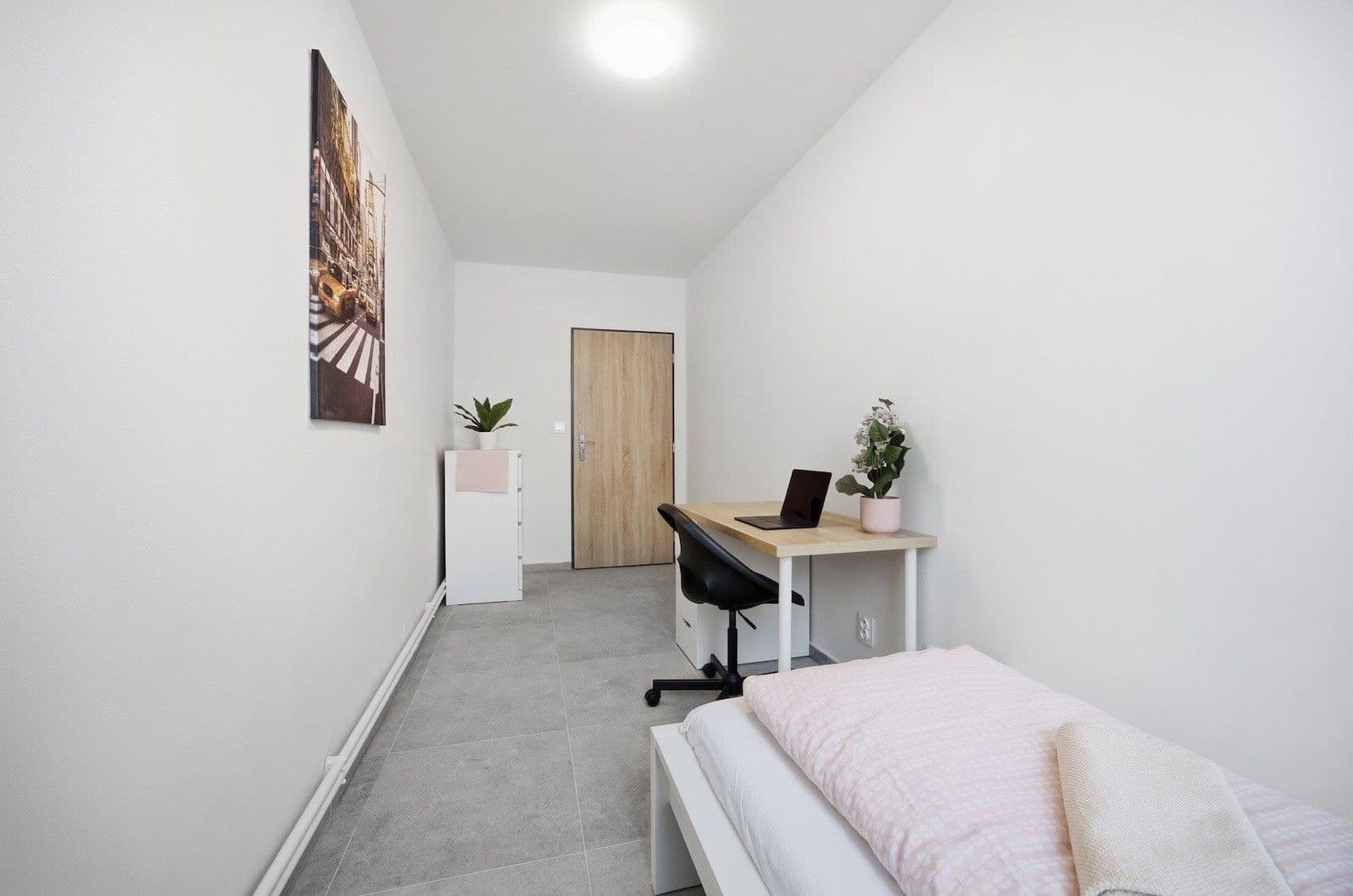 6 bedroom flat to rent, 130 m², Veltruská, Prague, Prague 6 bedroom flat to rent, 130 m², Veltruská, Prague, Prague