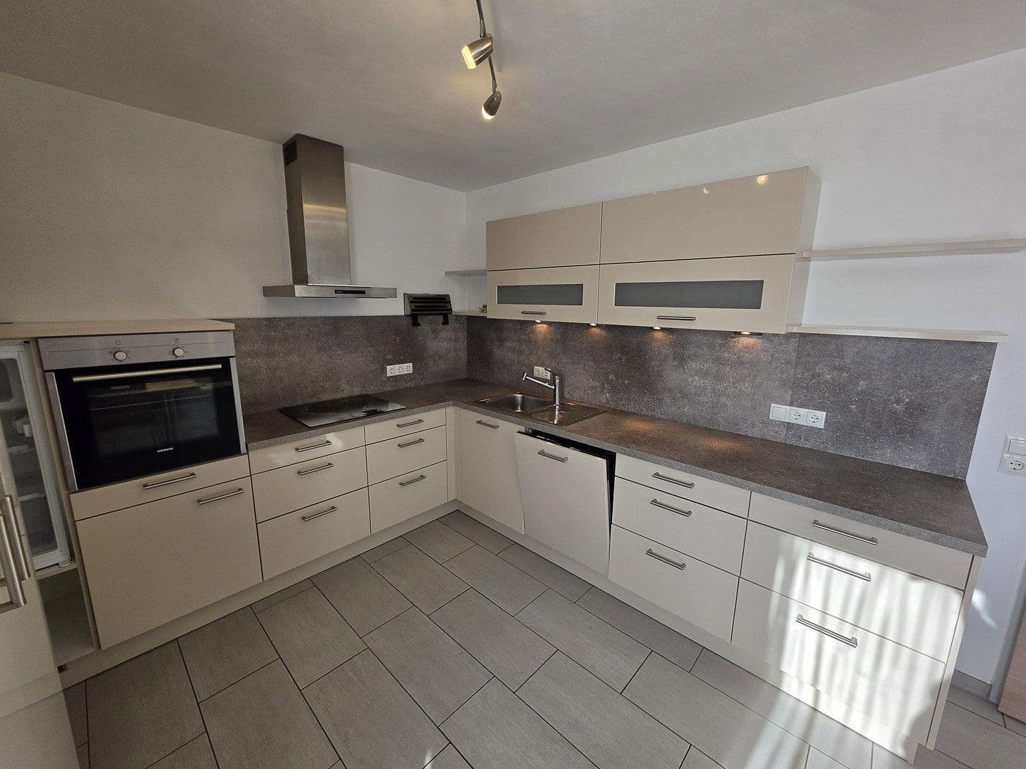 2 bedroom flat to rent, 61 m², Henschelring 3, Kirchheim b. München, Bavaria 2 bedroom flat to rent, 61 m², Henschelring 3, Kirchheim b. München, Bavaria