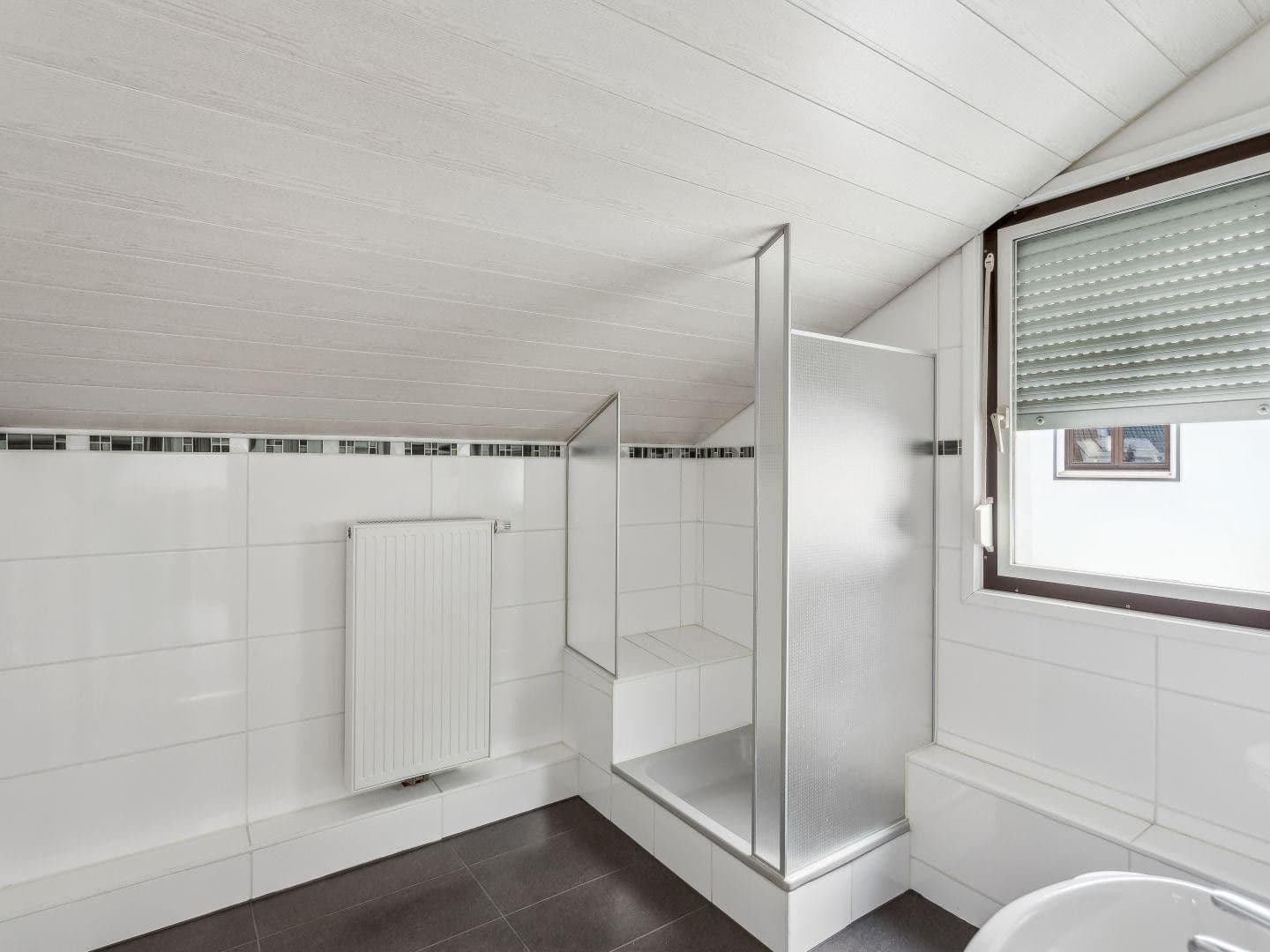 3 bedroom with open-plan kitchen flat to rent, 193 m², Neuwied, Rhineland-Palatinate 3 bedroom with open-plan kitchen flat to rent, 193 m², Neuwied, Rhineland-Palatinate