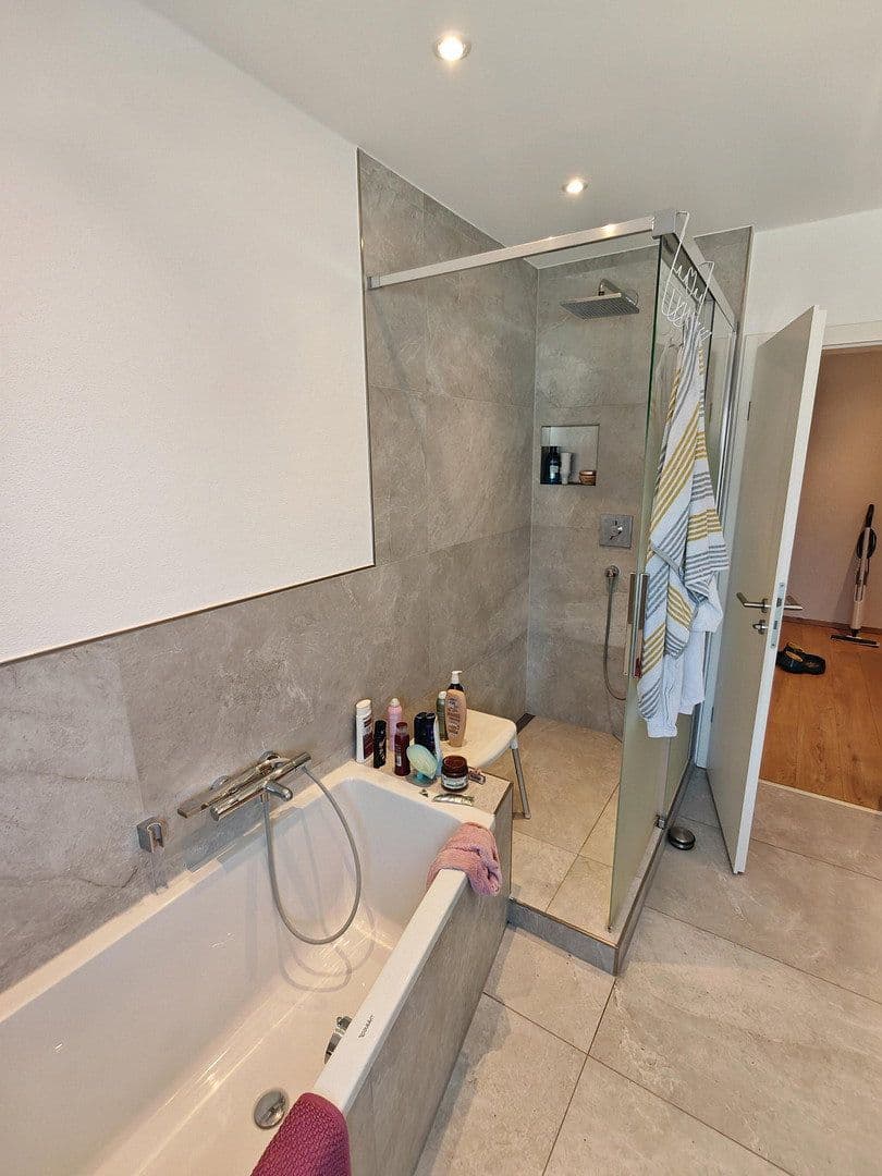 3 bedroom with open-plan kitchen flat to rent, 135 m², Heinrich-Weber-Str. 37, Heppenheim, Hesse 3 bedroom with open-plan kitchen flat to rent, 135 m², Heinrich-Weber-Str. 37, Heppenheim, Hesse