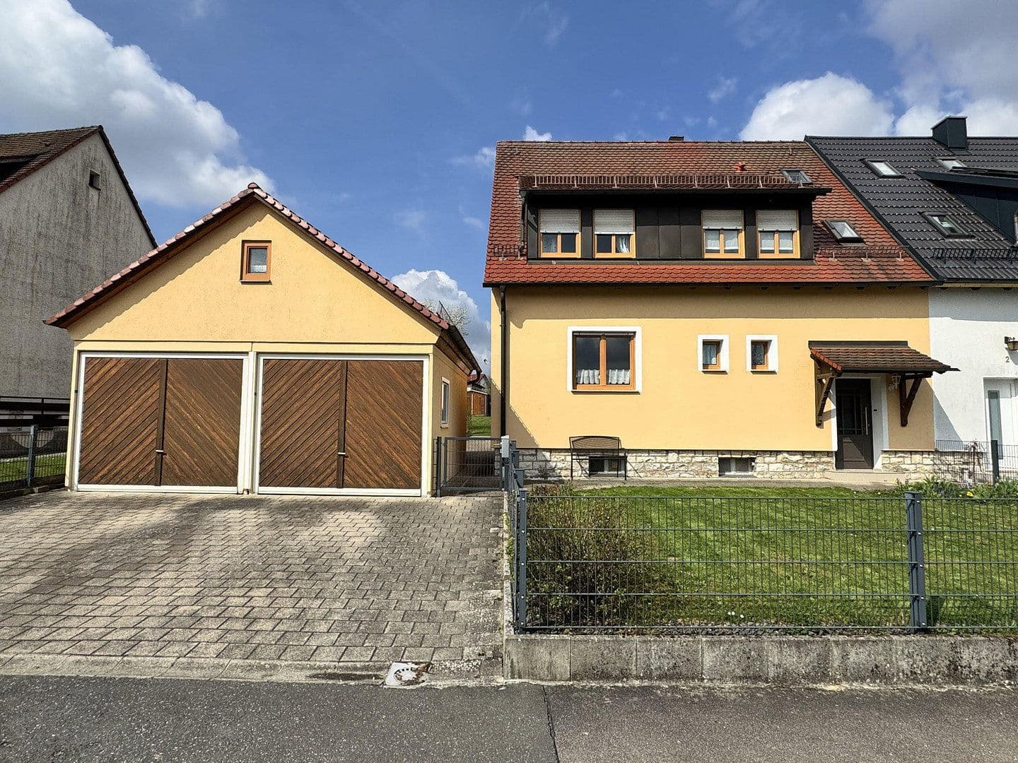 house for sale, 131 m², Neukirchen bei Sulzbach-Rosenberg, Bavaria house for sale, 131 m², Neukirchen bei Sulzbach-Rosenberg, Bavaria