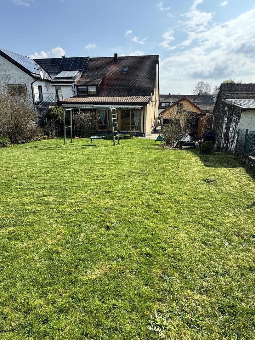 house for sale, 131 m², Neukirchen bei Sulzbach-Rosenberg, Bavaria house for sale, 131 m², Neukirchen bei Sulzbach-Rosenberg, Bavaria