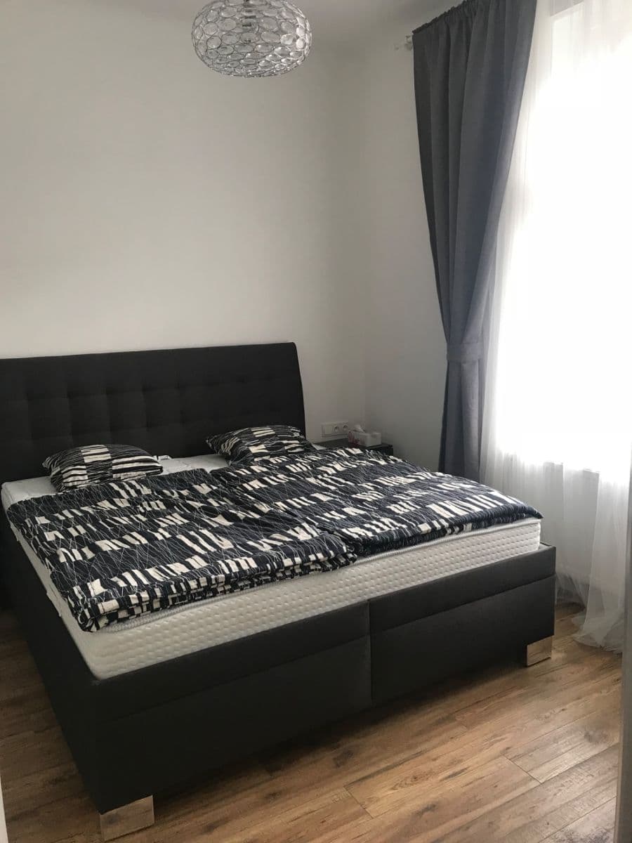 1 bedroom with open-plan kitchen flat to rent, 46 m², Na Spojce, Prague, Prague 1 bedroom with open-plan kitchen flat to rent, 46 m², Na Spojce, Prague, Prague