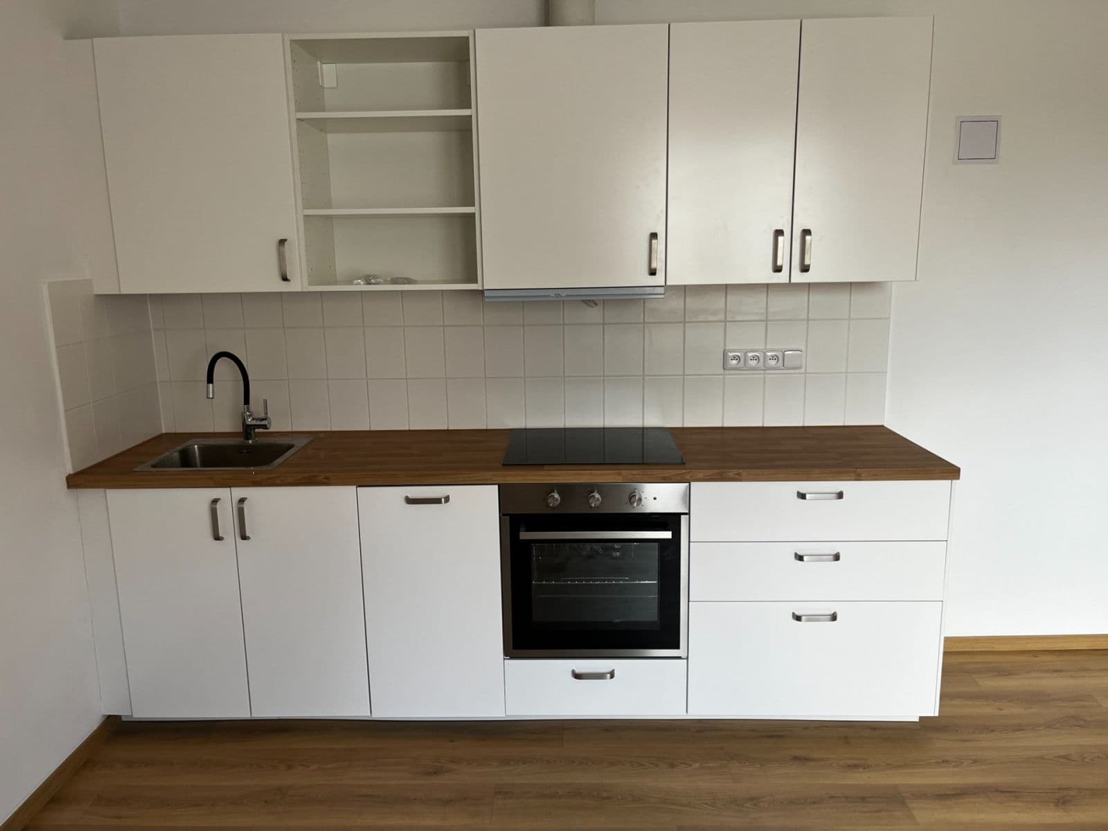 1 bedroom with open-plan kitchen flat to rent, 60 m², J. Jungmanna, Čáslav, Středočeský Region 1 bedroom with open-plan kitchen flat to rent, 60 m², J. Jungmanna, Čáslav, Středočeský Region