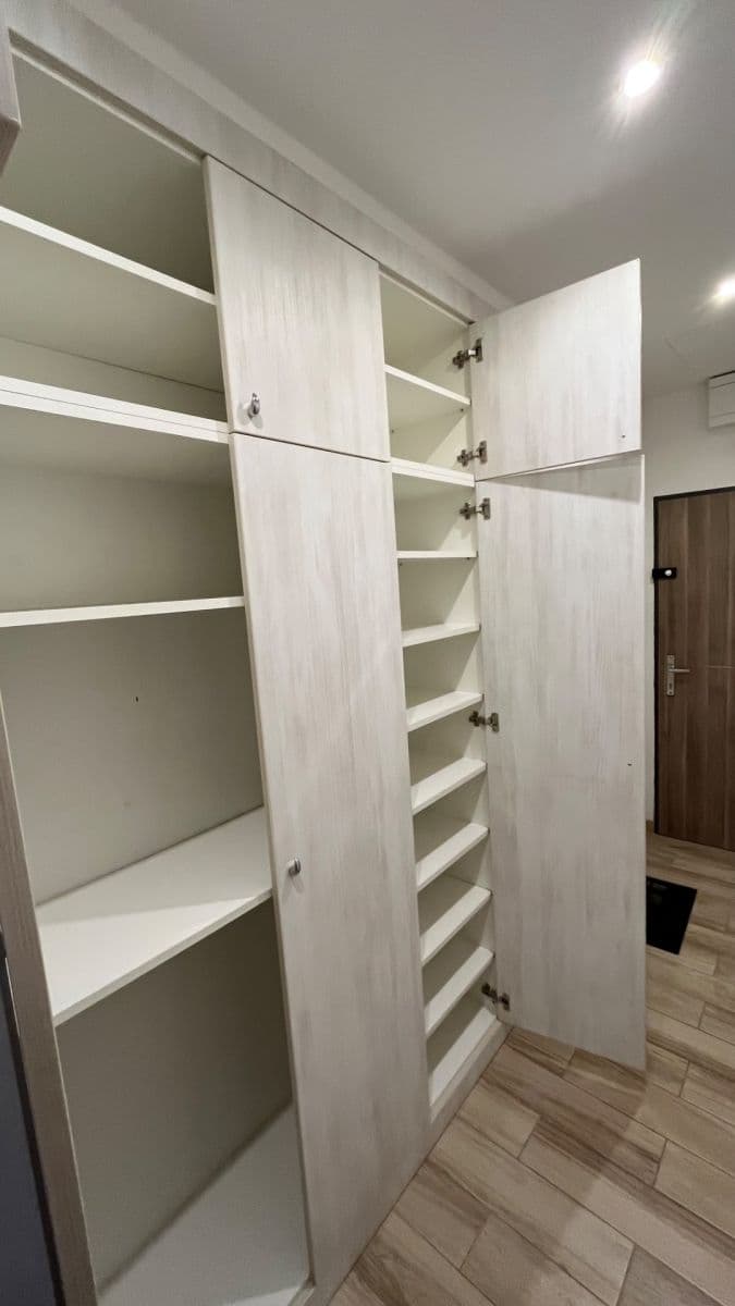 1 bedroom with open-plan kitchen flat to rent, 54 m², Sokolovská, Ostrava, Moravskoslezský Region 1 bedroom with open-plan kitchen flat to rent, 54 m², Sokolovská, Ostrava, Moravskoslezský Region