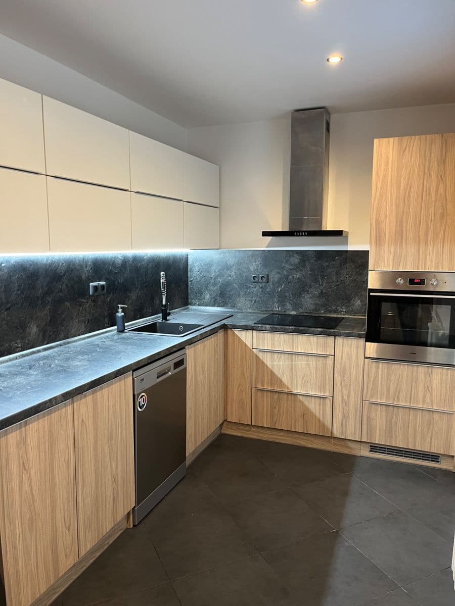 1 bedroom with open-plan kitchen flat to rent, 54 m², Sokolovská, Ostrava, Moravskoslezský Region 1 bedroom with open-plan kitchen flat to rent, 54 m², Sokolovská, Ostrava, Moravskoslezský Region