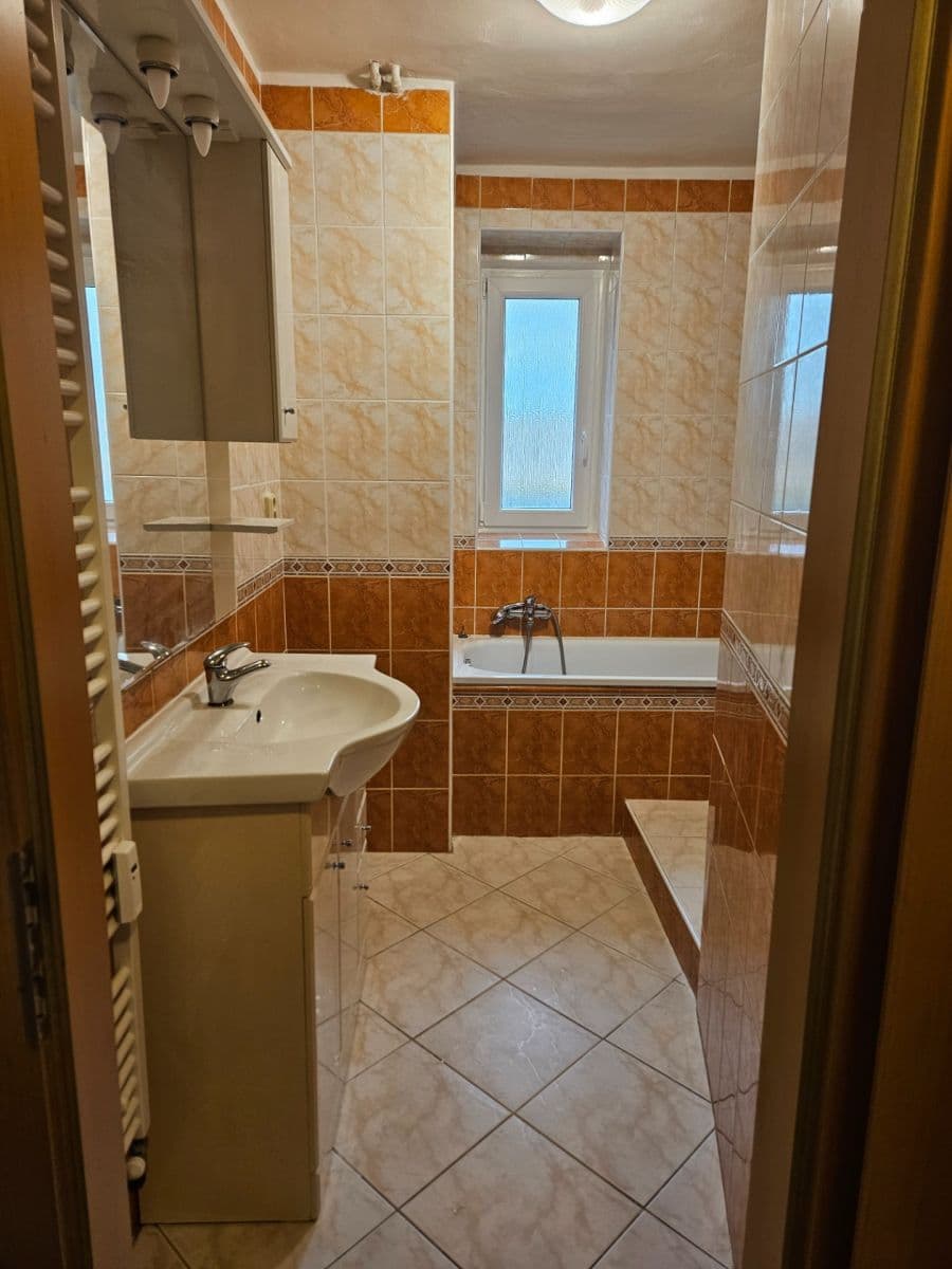 2 bedroom flat to rent, 56 m², Jilemnického, Pardubice, Pardubický Region 2 bedroom flat to rent, 56 m², Jilemnického, Pardubice, Pardubický Region