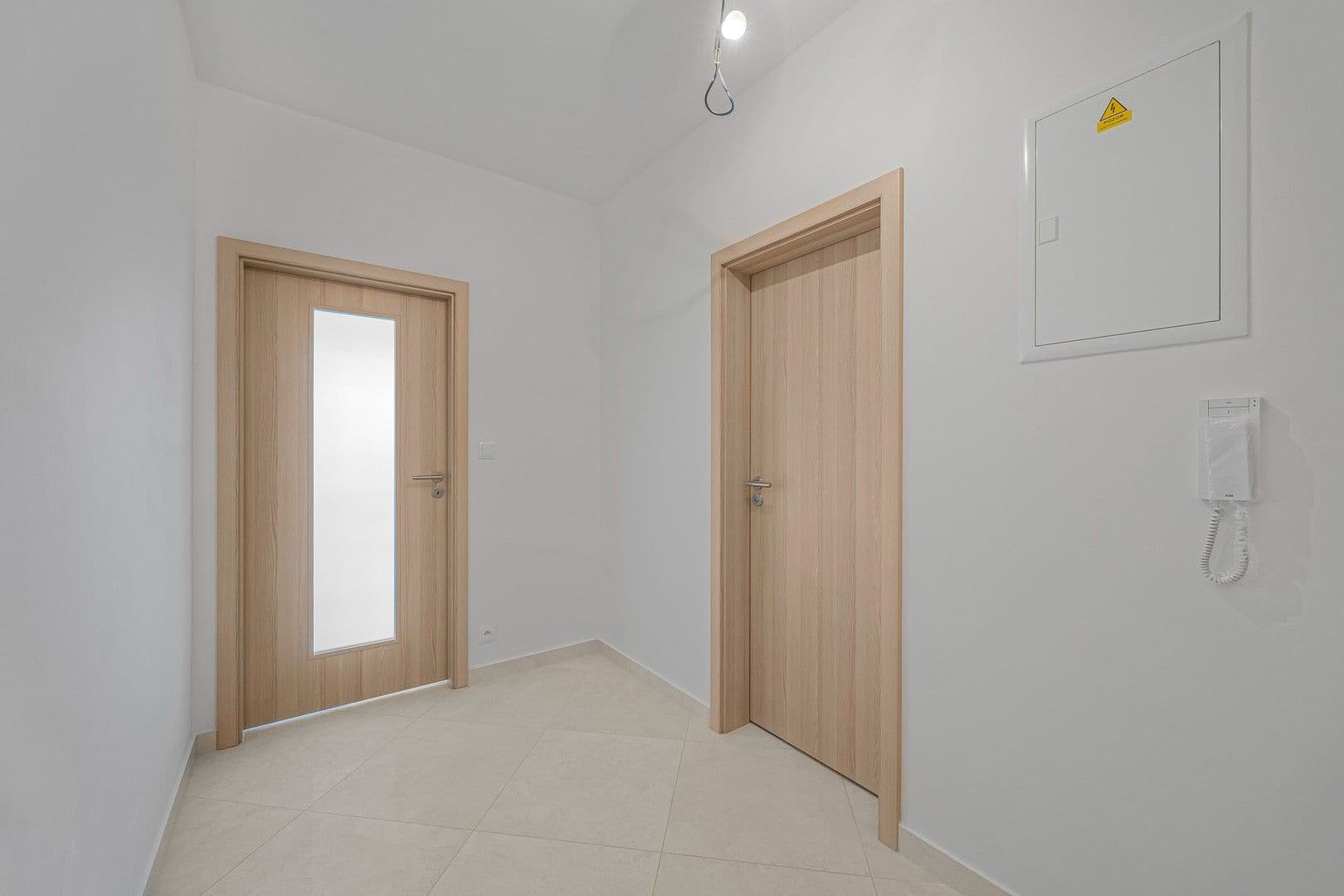 Studio flat to rent, 33 m², Gerstelova, Prague, Prague Studio flat to rent, 33 m², Gerstelova, Prague, Prague