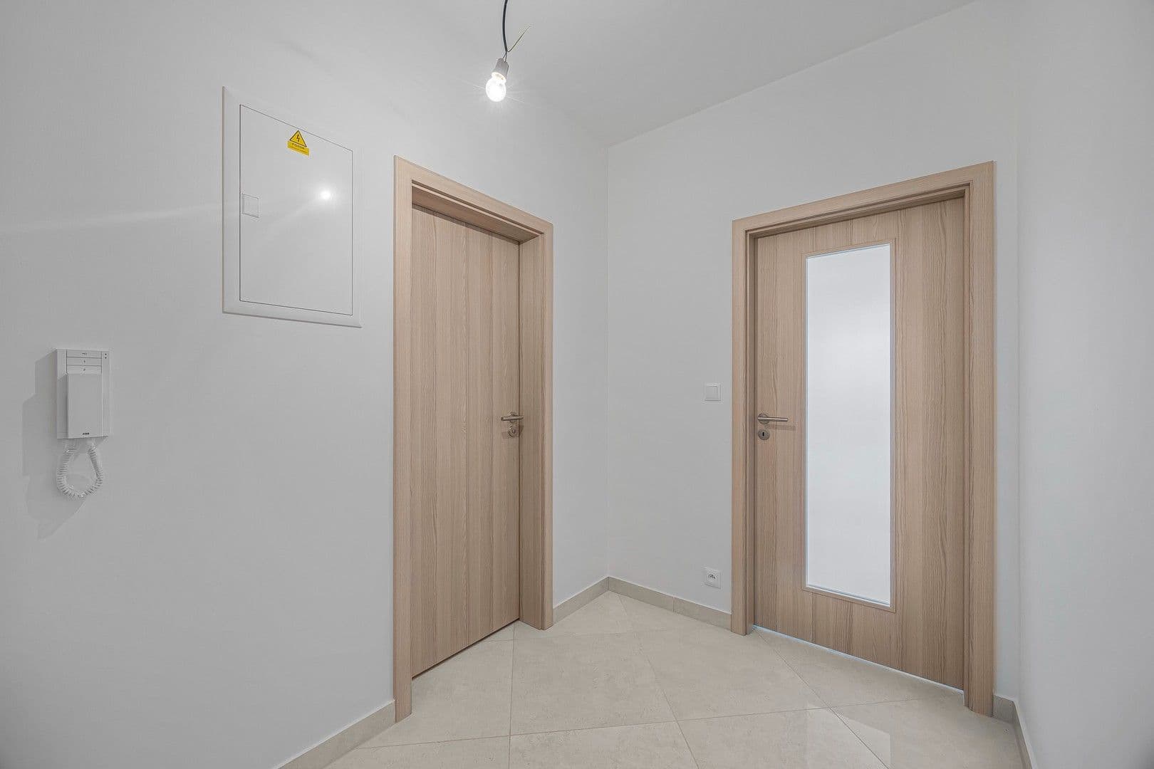 Studio flat to rent, 33 m², Gerstelova, Prague, Prague Studio flat to rent, 33 m², Gerstelova, Prague, Prague
