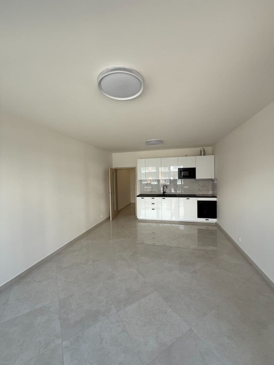 Studio flat to rent, 33 m², Gerstelova, Prague, Prague Studio flat to rent, 33 m², Gerstelova, Prague, Prague