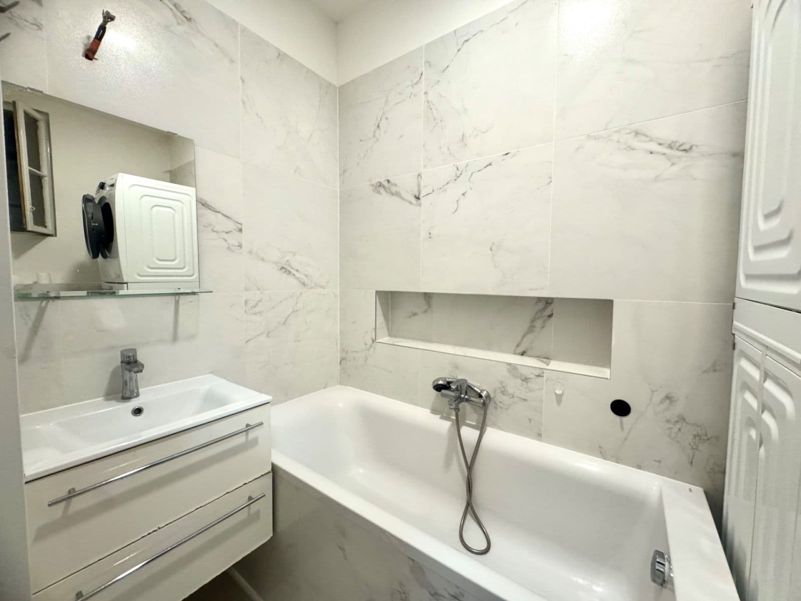 3 bedroom flat for sale, 80 m², 5. května, Prague, Prague 3 bedroom flat for sale, 80 m², 5. května, Prague, Prague