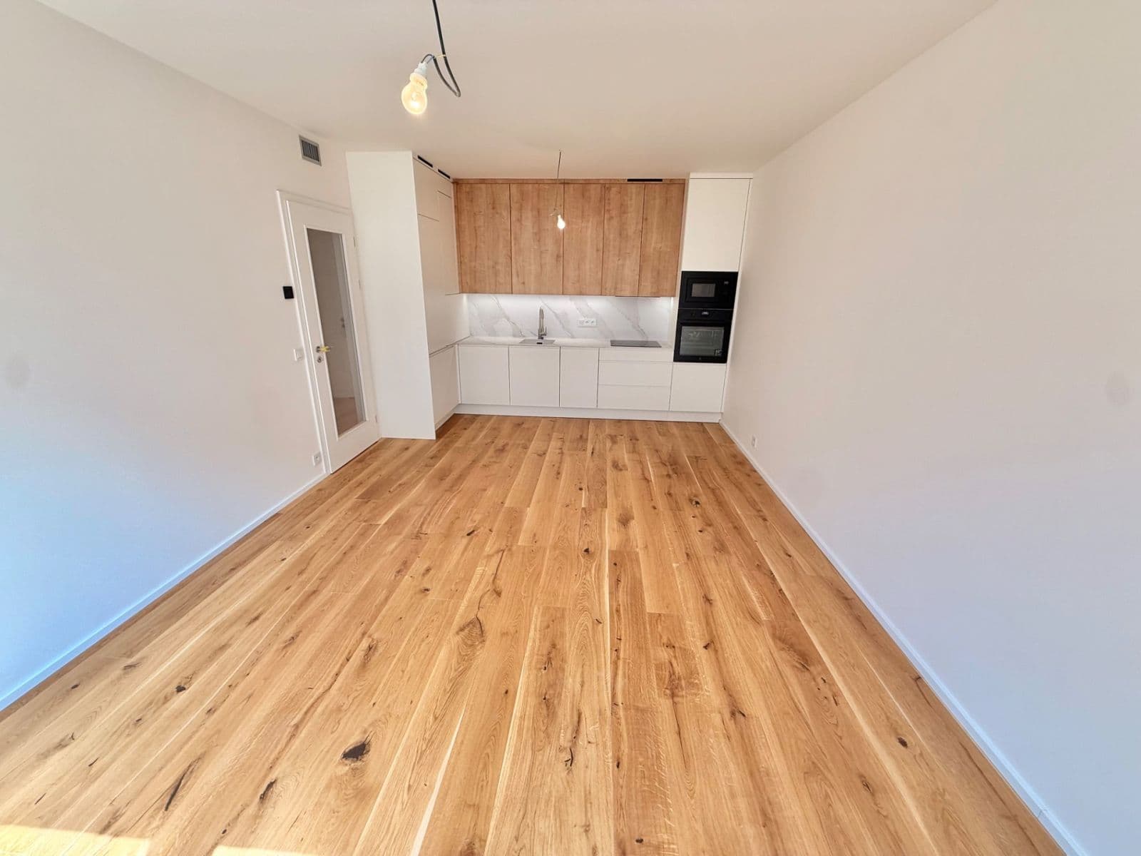 1 bedroom with open-plan kitchen flat to rent, 46 m², U Komína, Prague, Prague 1 bedroom with open-plan kitchen flat to rent, 46 m², U Komína, Prague, Prague