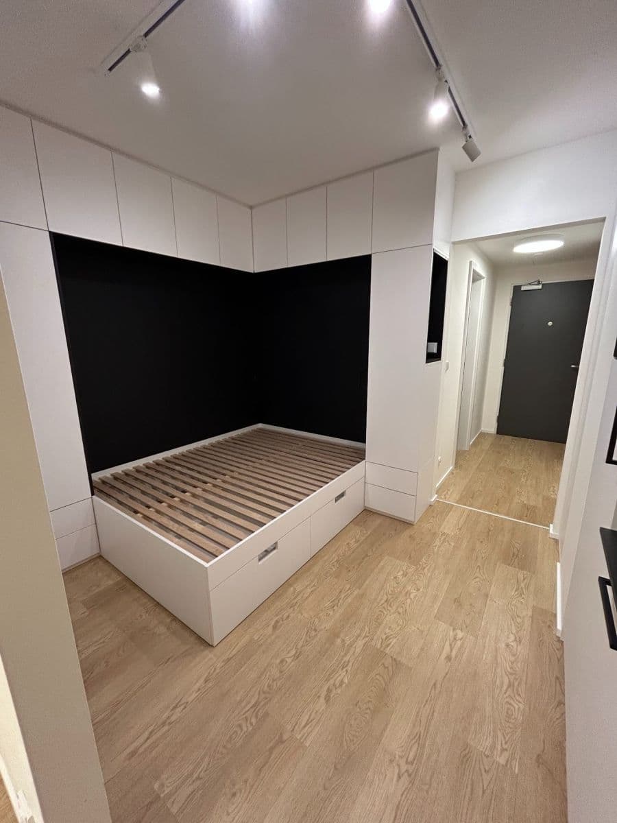 Studio flat to rent, 42 m², třída Generála Píky, Brno, Jihomoravský Region Studio flat to rent, 42 m², třída Generála Píky, Brno, Jihomoravský Region