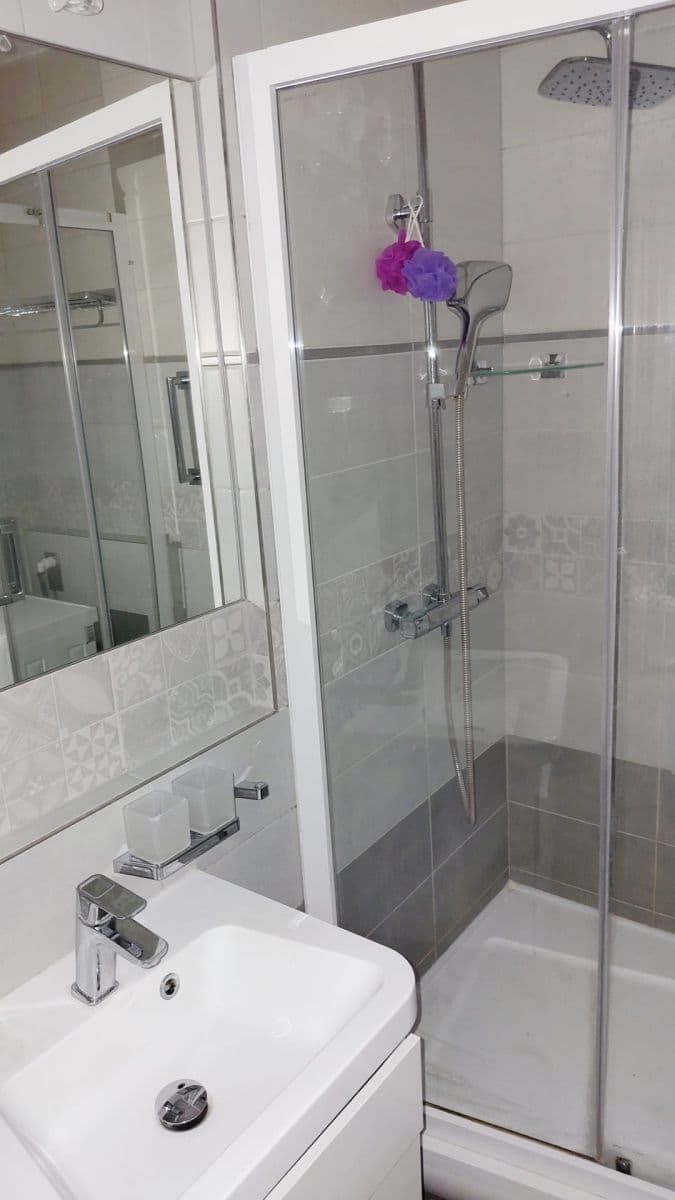 2 bedroom with open-plan kitchen flat to rent, 72 m², Hlivická, Prague, Prague 2 bedroom with open-plan kitchen flat to rent, 72 m², Hlivická, Prague, Prague