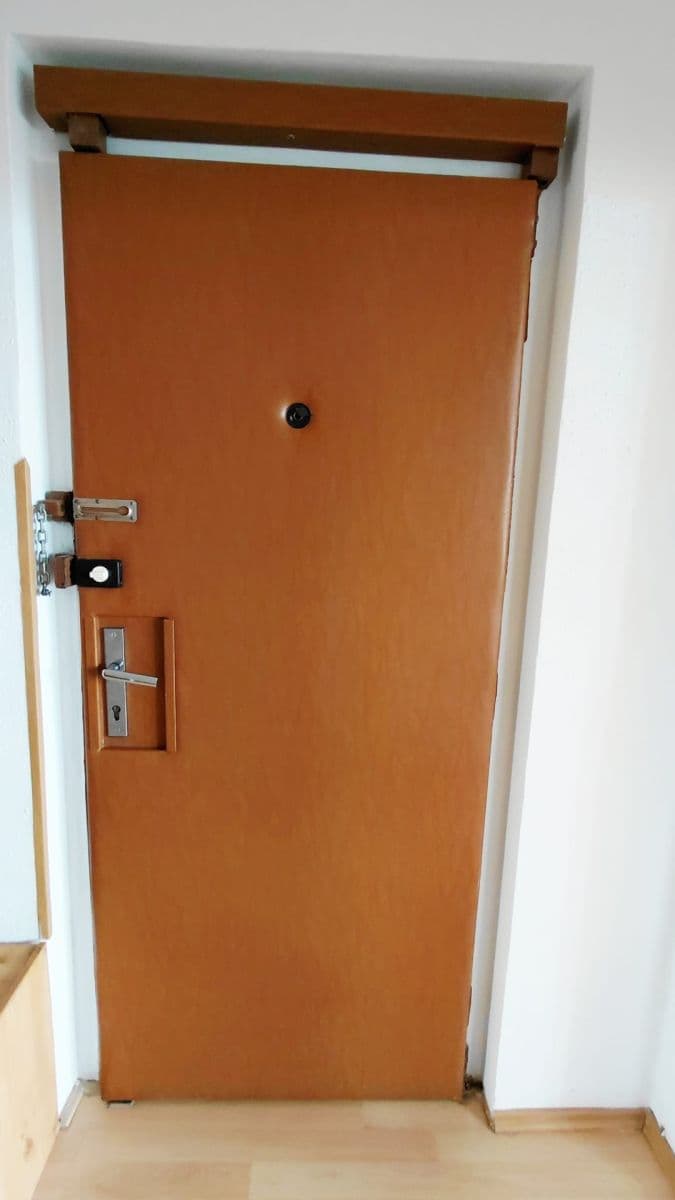 2 bedroom with open-plan kitchen flat to rent, 72 m², Hlivická, Prague, Prague 2 bedroom with open-plan kitchen flat to rent, 72 m², Hlivická, Prague, Prague