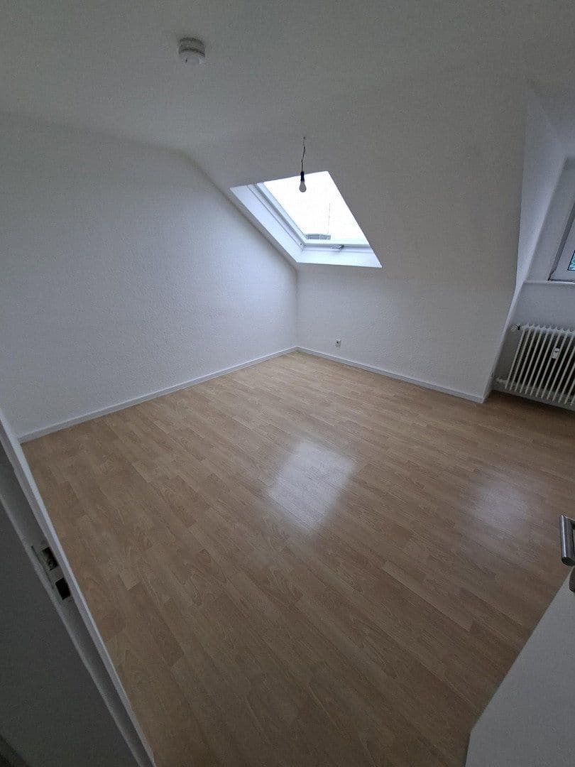 1 bedroom with open-plan kitchen flat to rent, 76 m², Hauptstr. 66, Solingen, North Rhine-Westphalia 1 bedroom with open-plan kitchen flat to rent, 76 m², Hauptstr. 66, Solingen, North Rhine-Westphalia