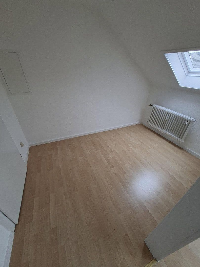 1 bedroom with open-plan kitchen flat to rent, 76 m², Hauptstr. 66, Solingen, North Rhine-Westphalia 1 bedroom with open-plan kitchen flat to rent, 76 m², Hauptstr. 66, Solingen, North Rhine-Westphalia