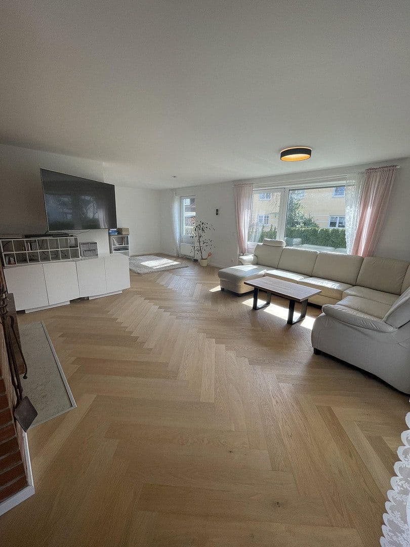 house to rent, 200 m², Gröbenzell, Bavaria house to rent, 200 m², Gröbenzell, Bavaria