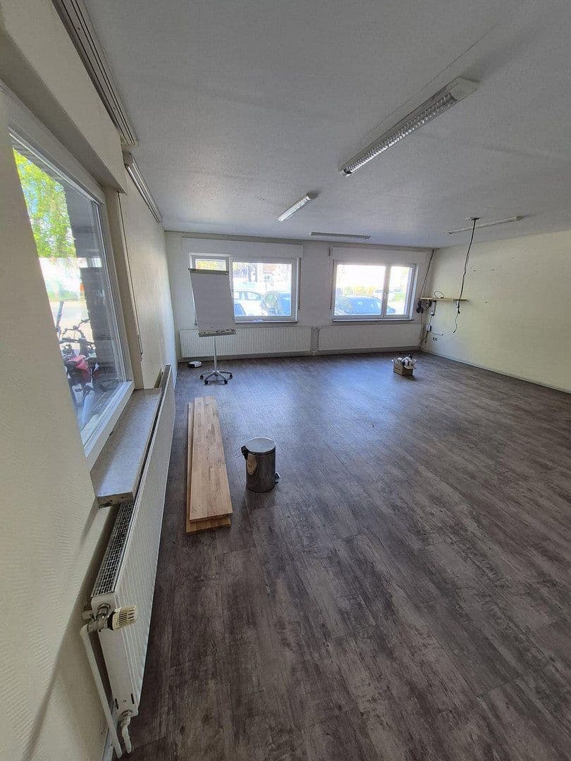 non-residential property for sale, 875 m², Metjendorfer Landstraße 28, Wiefelstede, Lower Saxony non-residential property for sale, 875 m², Metjendorfer Landstraße 28, Wiefelstede, Lower Saxony