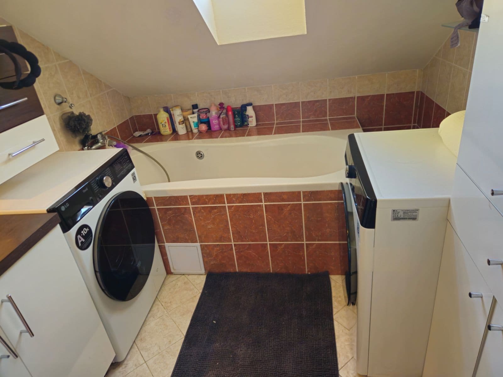 1 bedroom with open-plan kitchen flat to rent, 78 m², Komárovská, Brno, Jihomoravský Region 1 bedroom with open-plan kitchen flat to rent, 78 m², Komárovská, Brno, Jihomoravský Region