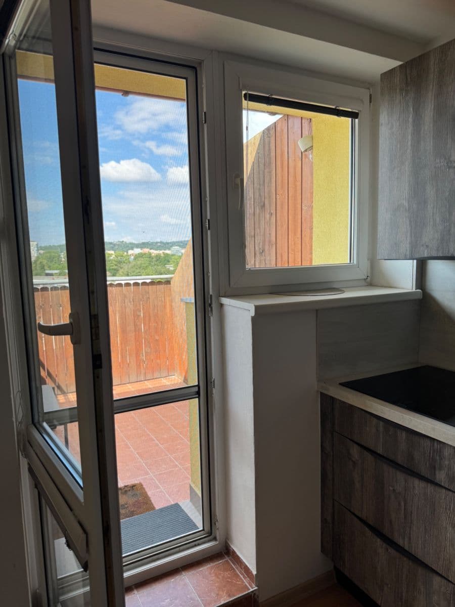 1 bedroom with open-plan kitchen flat to rent, 78 m², Komárovská, Brno, Jihomoravský Region 1 bedroom with open-plan kitchen flat to rent, 78 m², Komárovská, Brno, Jihomoravský Region