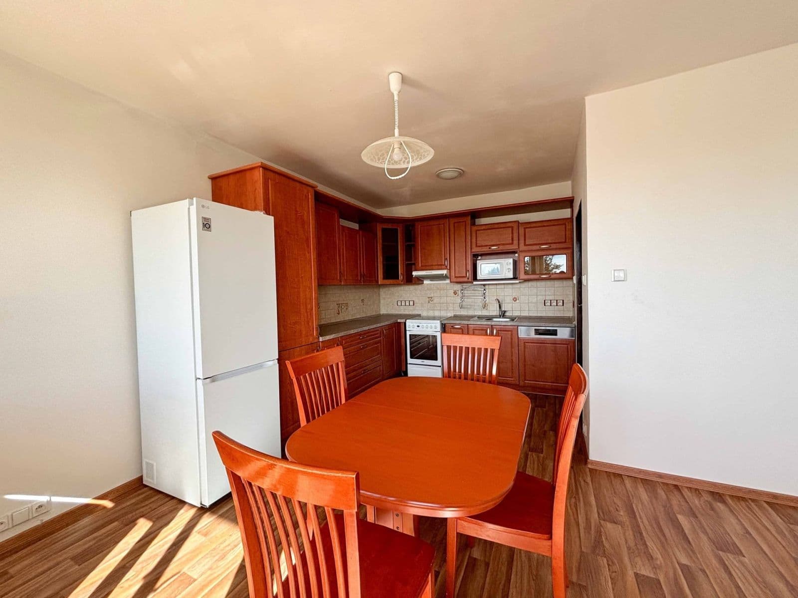 2 bedroom with open-plan kitchen flat to rent, 72 m², Hlivická, Prague, Prague 2 bedroom with open-plan kitchen flat to rent, 72 m², Hlivická, Prague, Prague