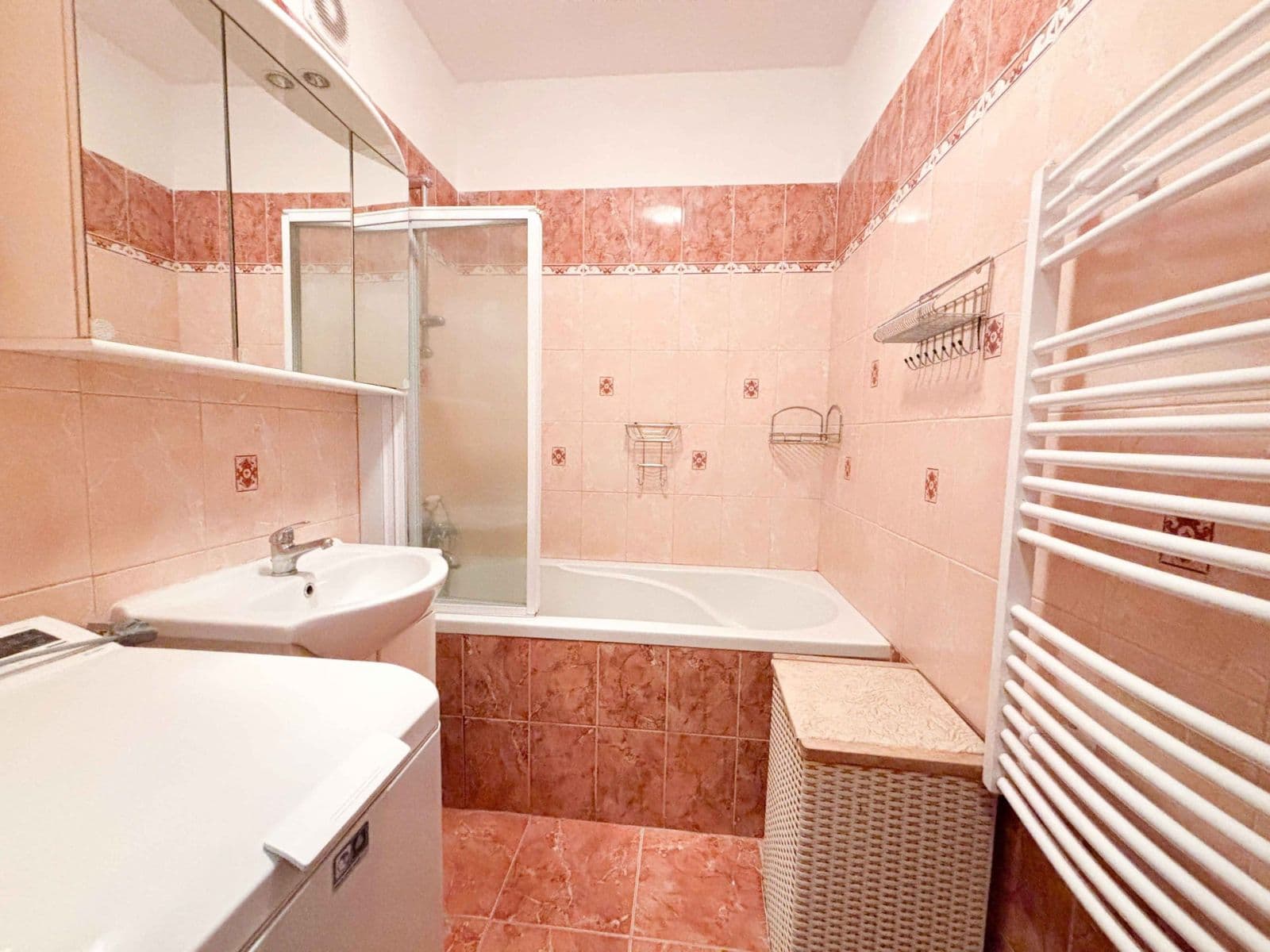 2 bedroom with open-plan kitchen flat to rent, 72 m², Hlivická, Prague, Prague 2 bedroom with open-plan kitchen flat to rent, 72 m², Hlivická, Prague, Prague