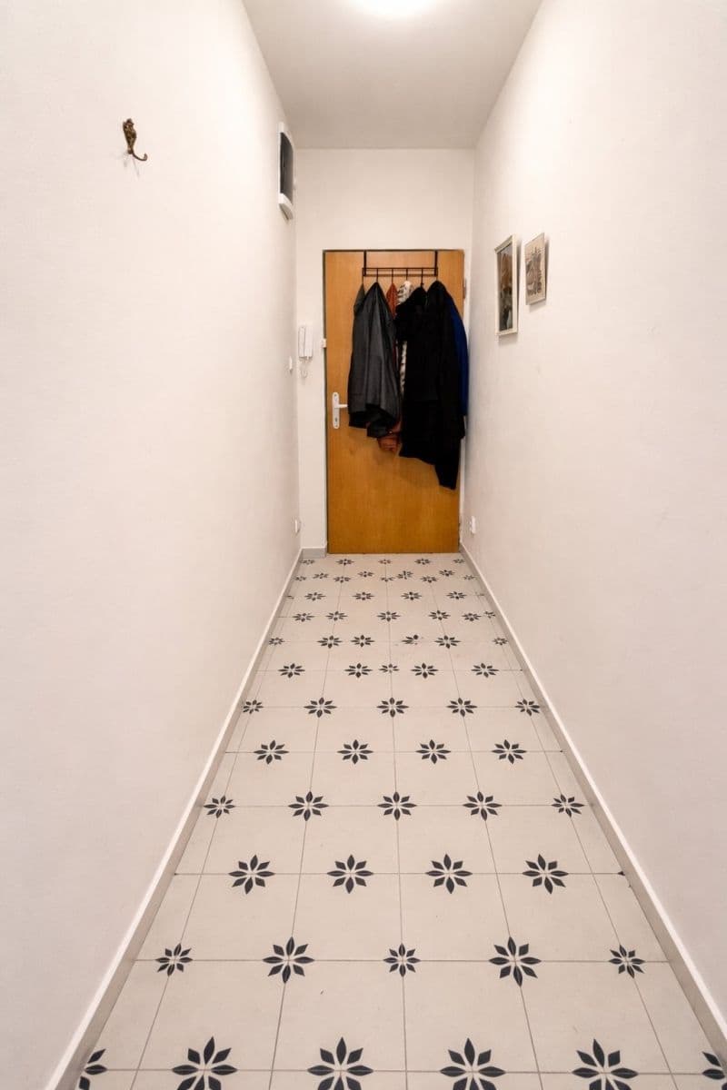 Studio flat to rent, 47 m², Vykáňská, Prague, Prague Studio flat to rent, 47 m², Vykáňská, Prague, Prague