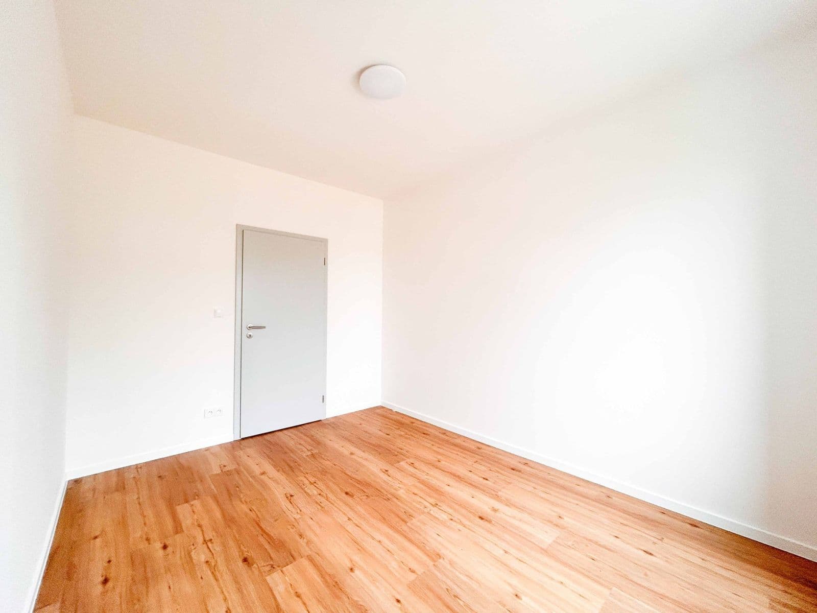 2 bedroom with open-plan kitchen flat to rent, 90 m², Suchánkova, Benešov, Středočeský Region 2 bedroom with open-plan kitchen flat to rent, 90 m², Suchánkova, Benešov, Středočeský Region