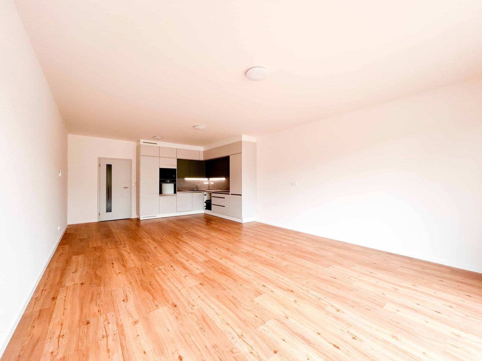 2 bedroom with open-plan kitchen flat to rent, 90 m², Suchánkova, Benešov, Středočeský Region 2 bedroom with open-plan kitchen flat to rent, 90 m², Suchánkova, Benešov, Středočeský Region