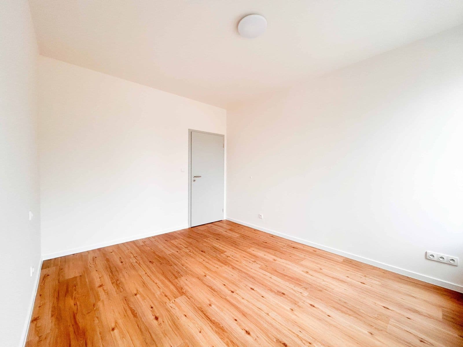 2 bedroom with open-plan kitchen flat to rent, 90 m², Suchánkova, Benešov, Středočeský Region 2 bedroom with open-plan kitchen flat to rent, 90 m², Suchánkova, Benešov, Středočeský Region