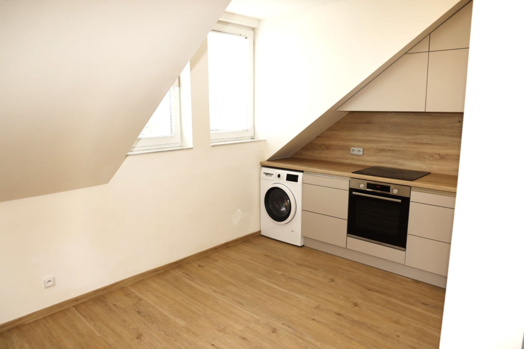 Studio flat to rent, 30 m², Šatrova, Prague, Prague Studio flat to rent, 30 m², Šatrova, Prague, Prague