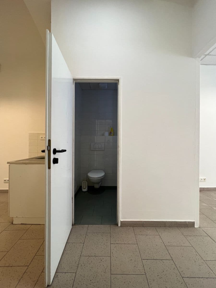 non-residential property to rent, 55 m², Plzeňská, Prague, Prague non-residential property to rent, 55 m², Plzeňská, Prague, Prague