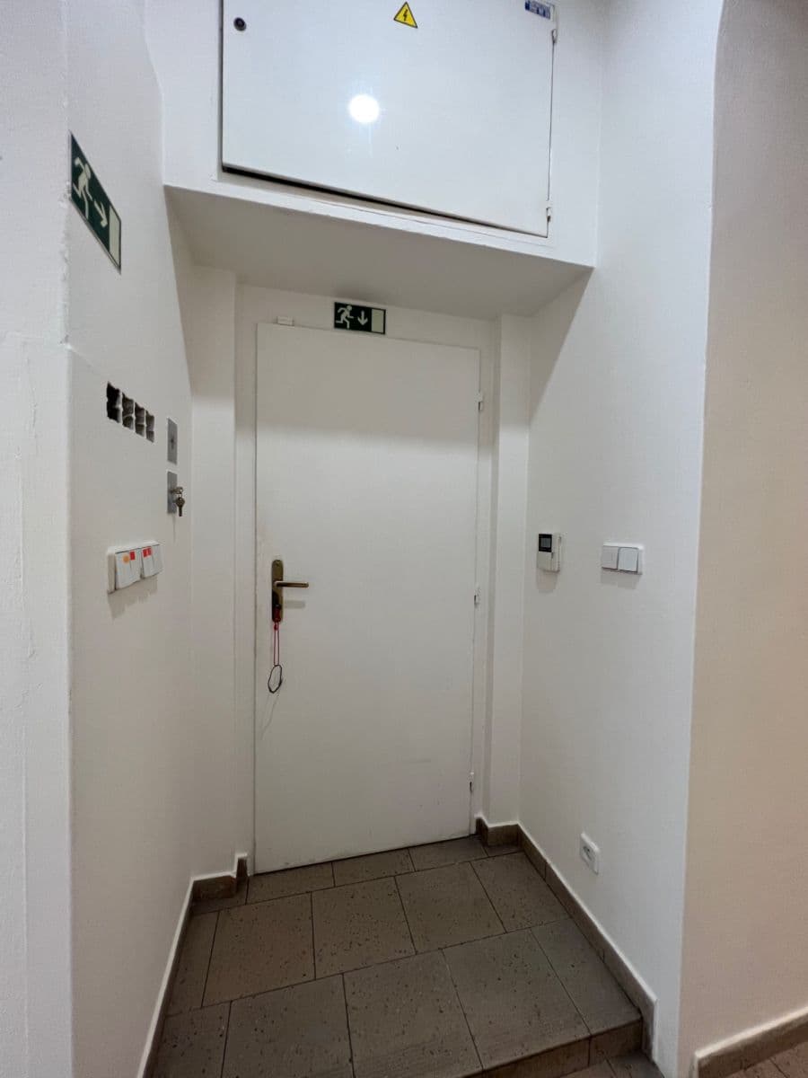 non-residential property to rent, 55 m², Plzeňská, Prague, Prague non-residential property to rent, 55 m², Plzeňská, Prague, Prague