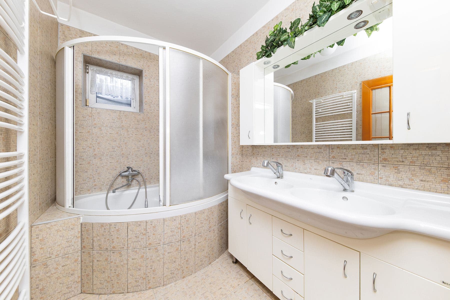 house for sale, 370 m², Heydukova, Olomouc, Olomoucký Region house for sale, 370 m², Heydukova, Olomouc, Olomoucký Region