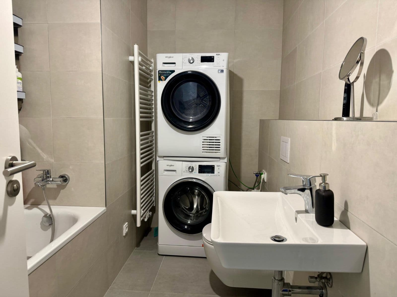 1 bedroom with open-plan kitchen flat to rent, 57 m², Piskáčkových, Prague, Prague 1 bedroom with open-plan kitchen flat to rent, 57 m², Piskáčkových, Prague, Prague