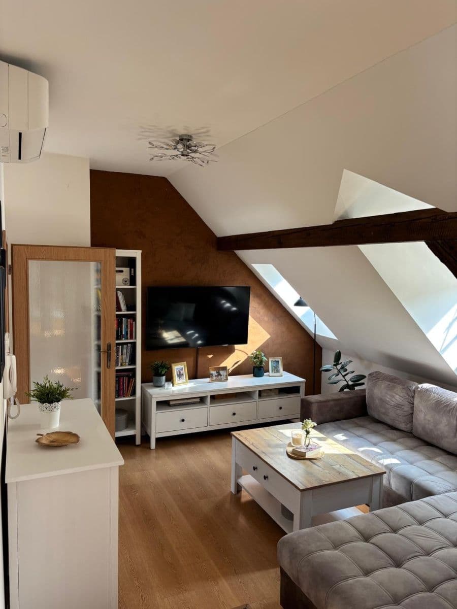 2 bedroom with open-plan kitchen flat for sale, 84 m², Dómská, Litoměřice, Ústecký Region 2 bedroom with open-plan kitchen flat for sale, 84 m², Dómská, Litoměřice, Ústecký Region