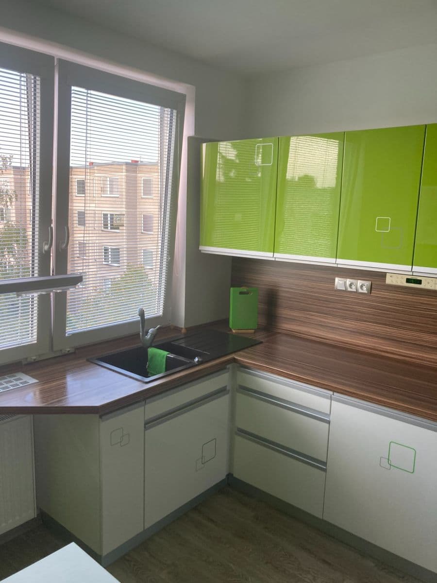 4 bedroom flat to rent, 90 m², Pertoldova, Prague, Prague 4 bedroom flat to rent, 90 m², Pertoldova, Prague, Prague