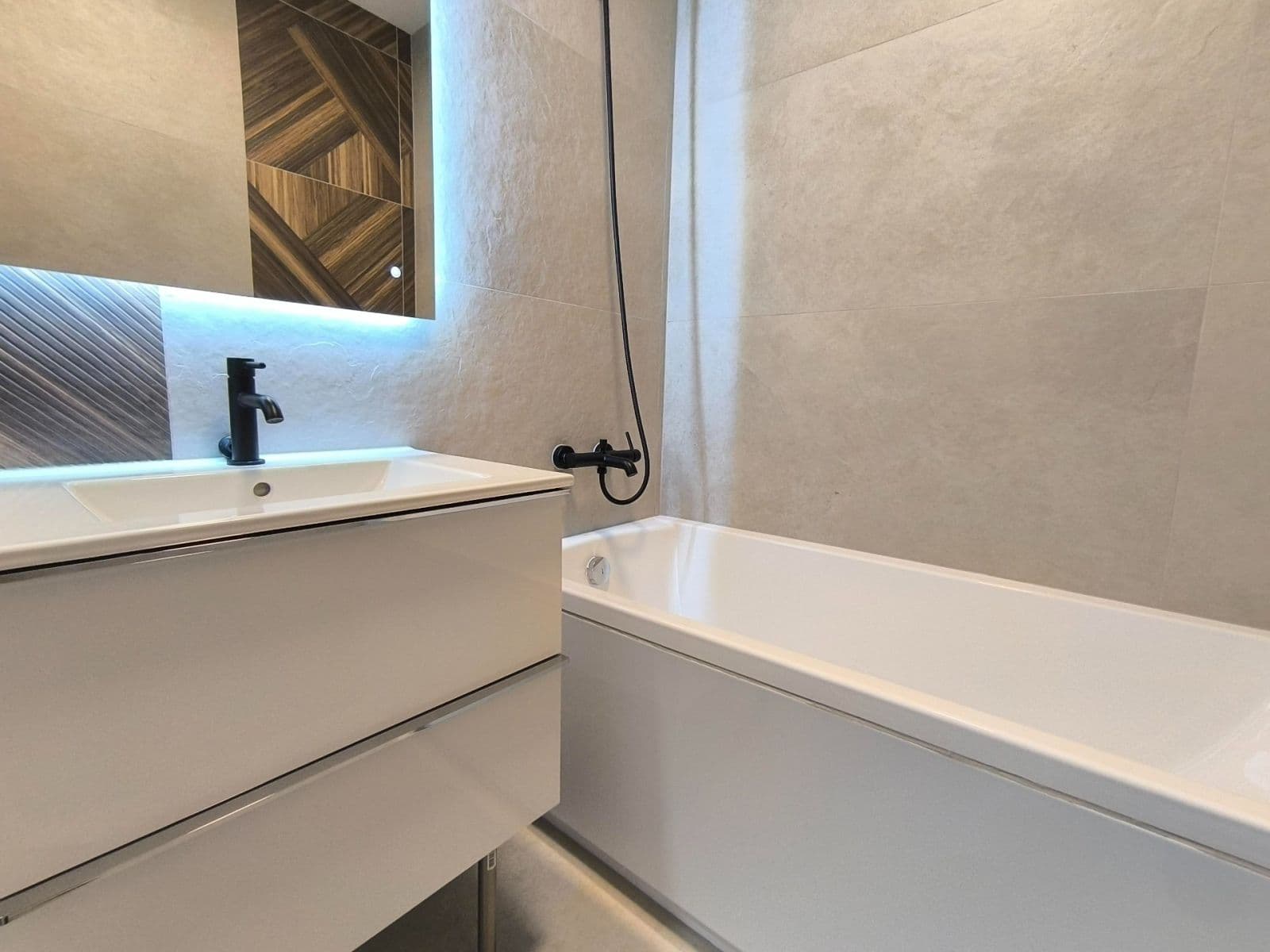 3 bedroom flat for sale, 67 m², Lohniského, Prague, Prague 3 bedroom flat for sale, 67 m², Lohniského, Prague, Prague