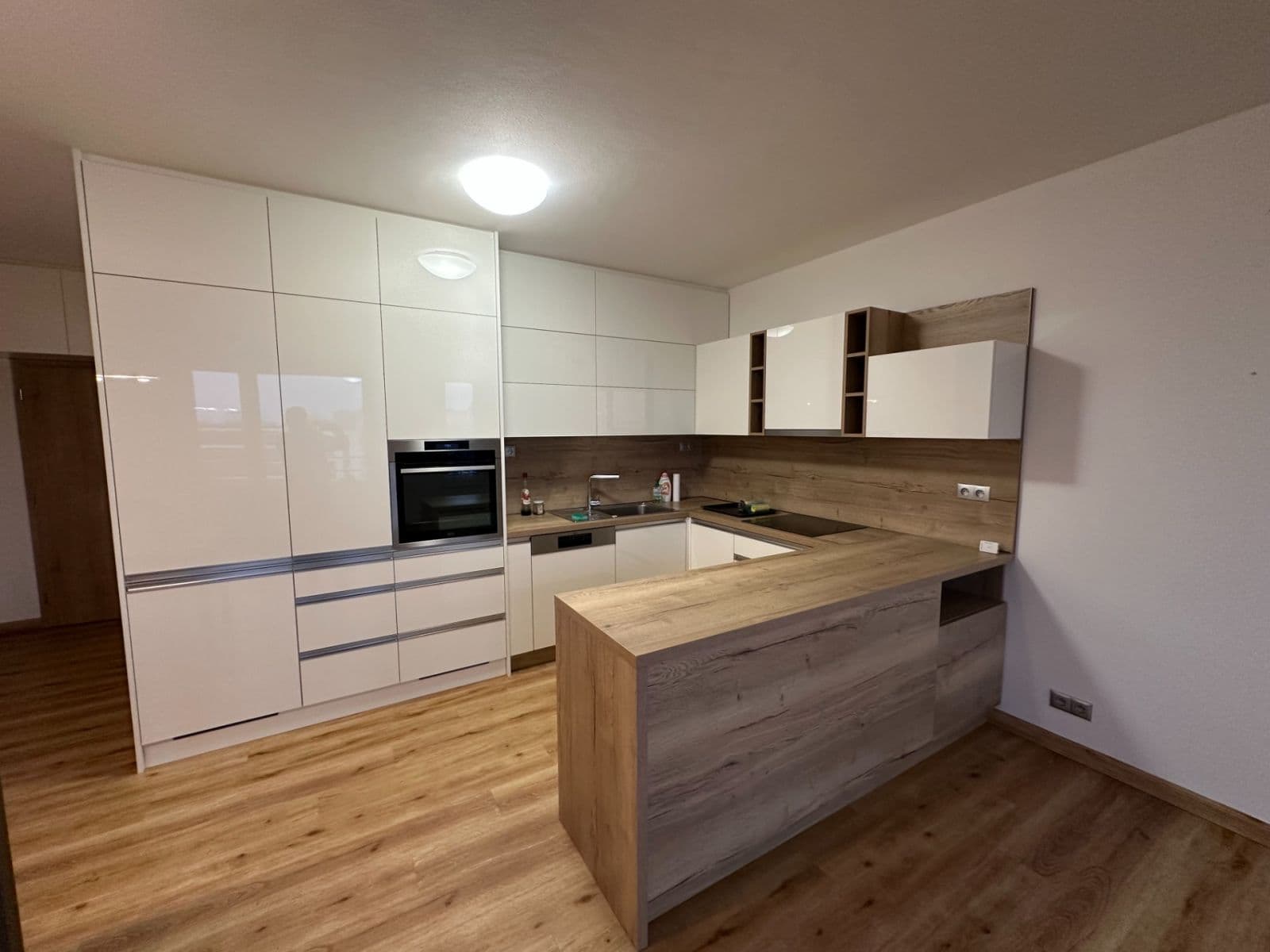 2 bedroom with open-plan kitchen flat to rent, 84 m², České Vrbné, České Budějovice, Jihočeský Region 2 bedroom with open-plan kitchen flat to rent, 84 m², České Vrbné, České Budějovice, Jihočeský Region