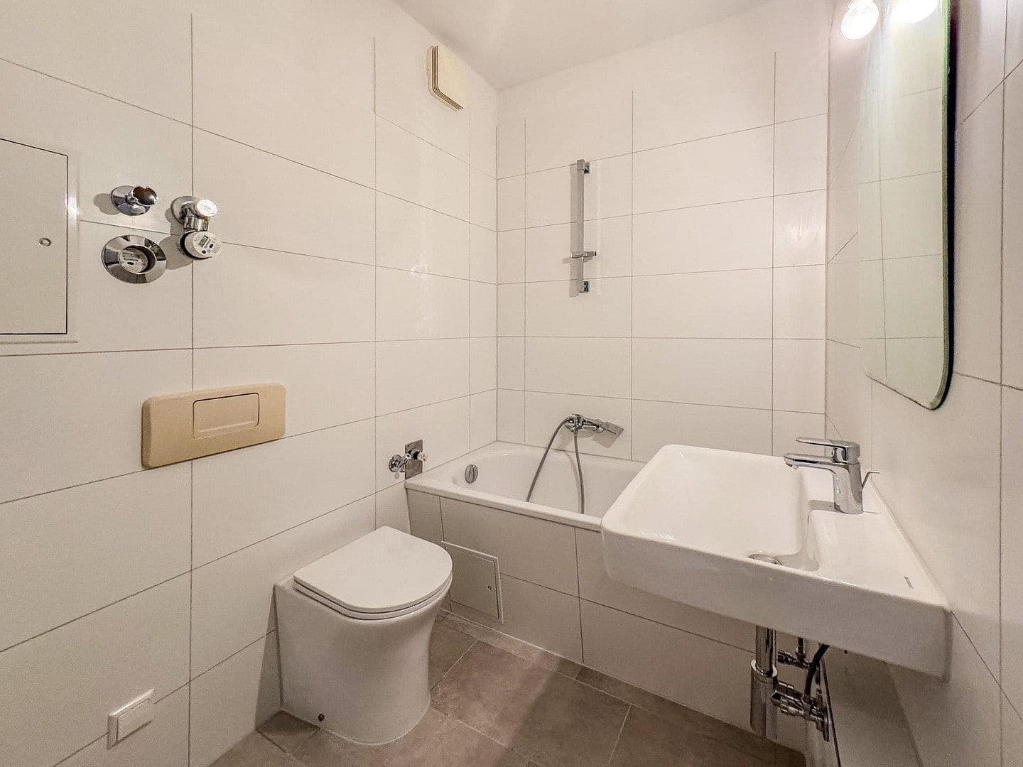 4 bedroom flat for sale, 71 m², Mollstraße 2, Berlin, Berlin 4 bedroom flat for sale, 71 m², Mollstraße 2, Berlin, Berlin