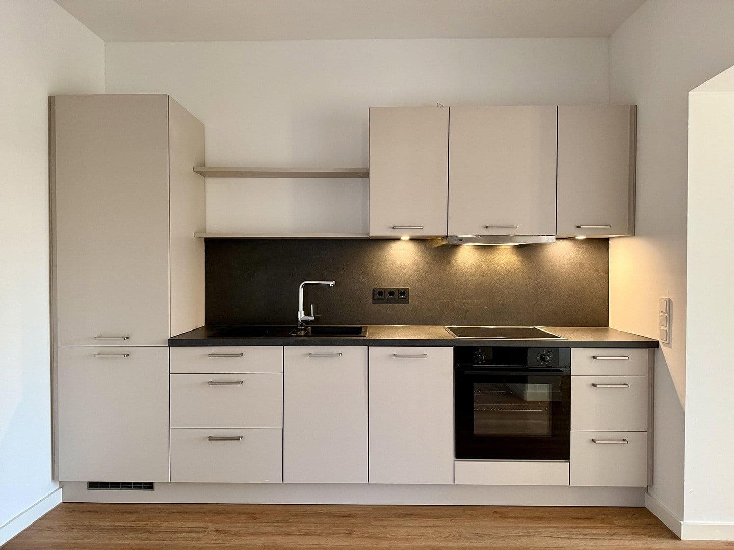 1 bedroom with open-plan kitchen flat to rent, 56 m², Zeißstr. 44, Hanover, Lower Saxony 1 bedroom with open-plan kitchen flat to rent, 56 m², Zeißstr. 44, Hanover, Lower Saxony