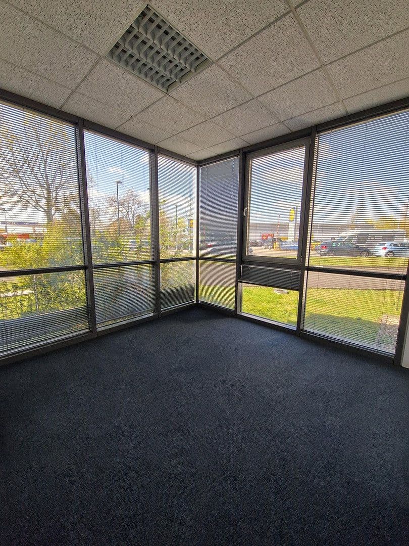 office to rent, 355 m², Angermunder Straße 126, Düsseldorf - Angermund, North Rhine-Westphalia office to rent, 355 m², Angermunder Straße 126, Düsseldorf - Angermund, North Rhine-Westphalia
