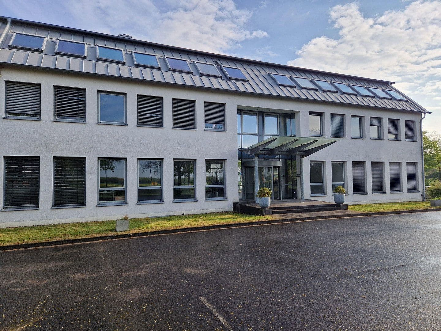 office to rent, 355 m², Angermunder Straße 126, Düsseldorf - Angermund, North Rhine-Westphalia office to rent, 355 m², Angermunder Straße 126, Düsseldorf - Angermund, North Rhine-Westphalia