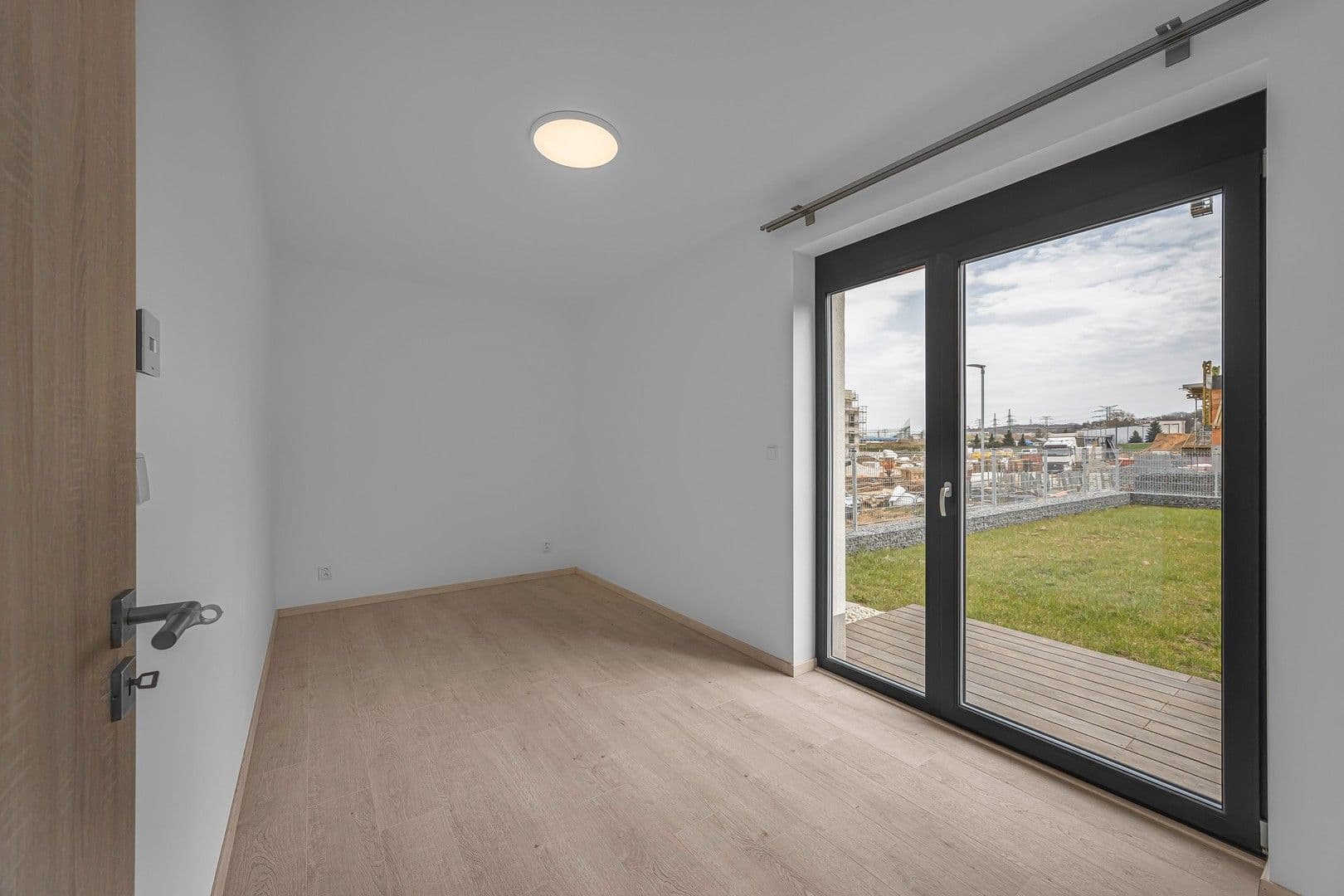 1 bedroom with open-plan kitchen flat to rent, 42 m², Pekařova, Prague, Prague 1 bedroom with open-plan kitchen flat to rent, 42 m², Pekařova, Prague, Prague